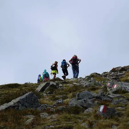 Feels Like Apartamento